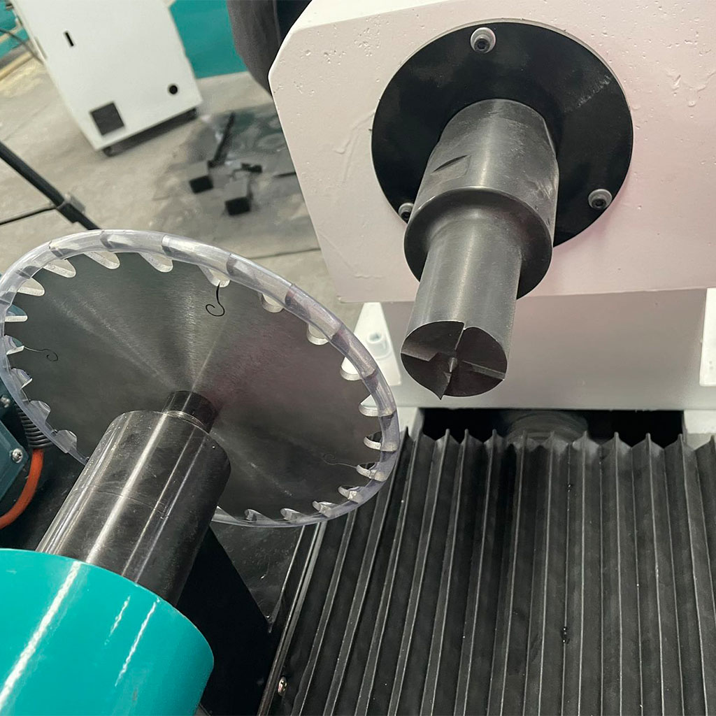 cnc wood lathe with saw